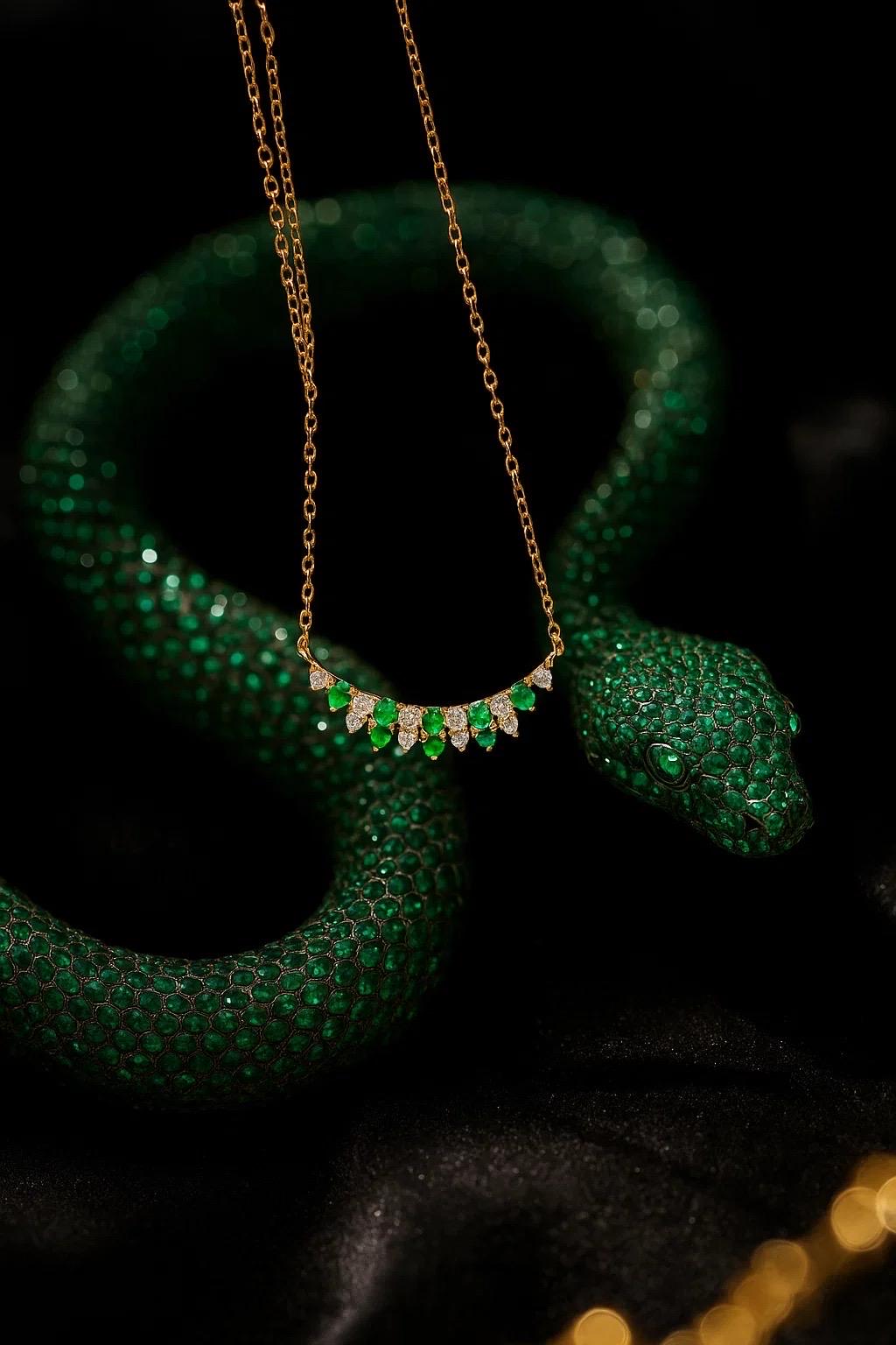 GREEN AND ARGENT SPARK NECKLACE.