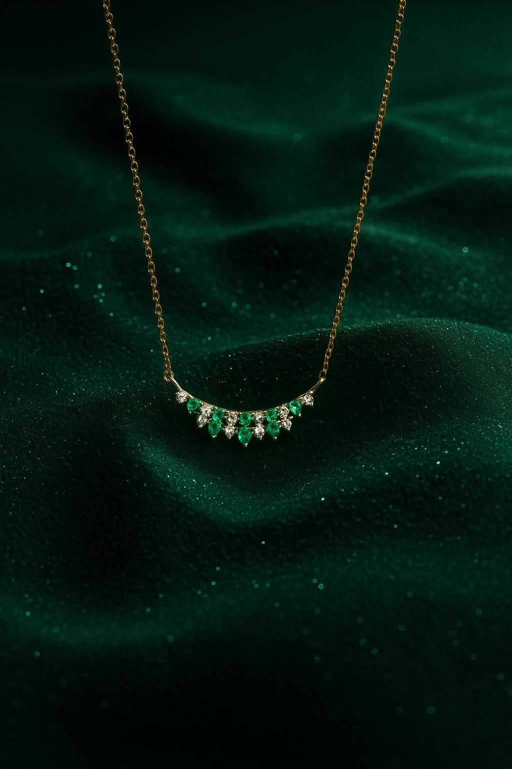 GREEN AND ARGENT SPARK NECKLACE.